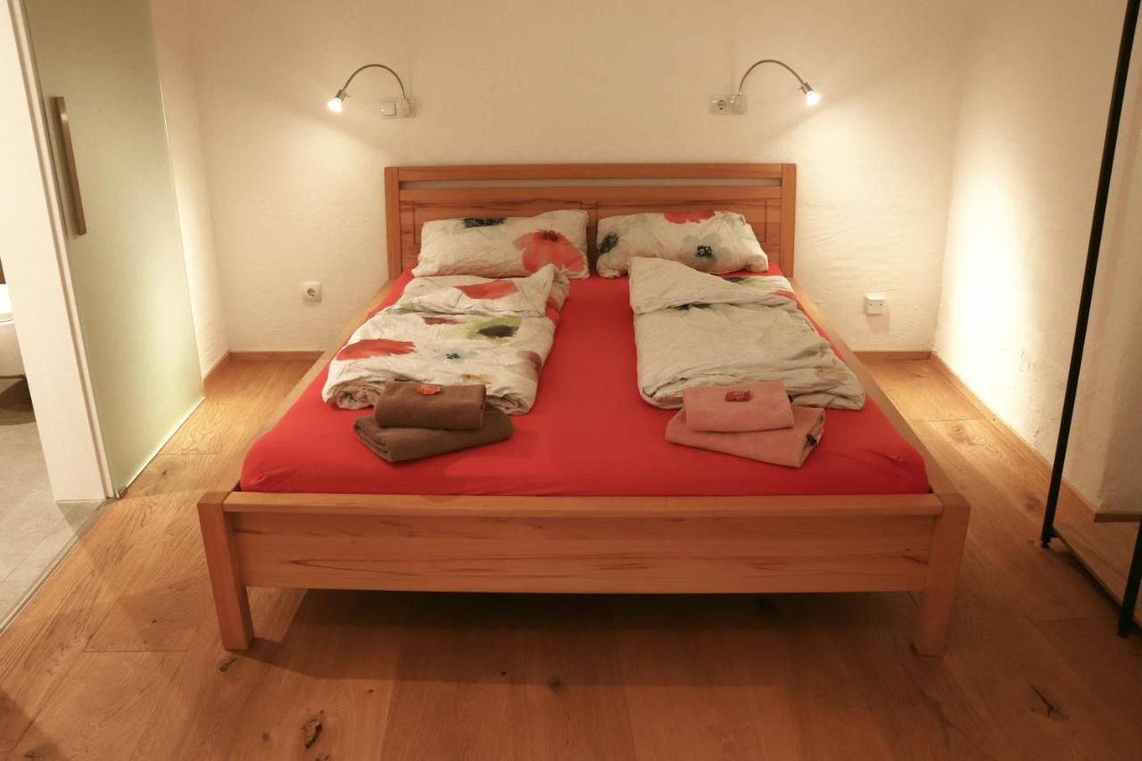 Stilvolle Wohnung Auf 50 M² Mit Parkplatz Und Wifi Kraiburg am Inn Luaran gambar